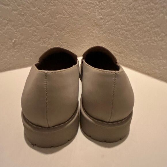 Dolce Vita Women's Size 11 Crisp Slip On Loafers Natural Beige Preppy Academia - Picture 5 of 8